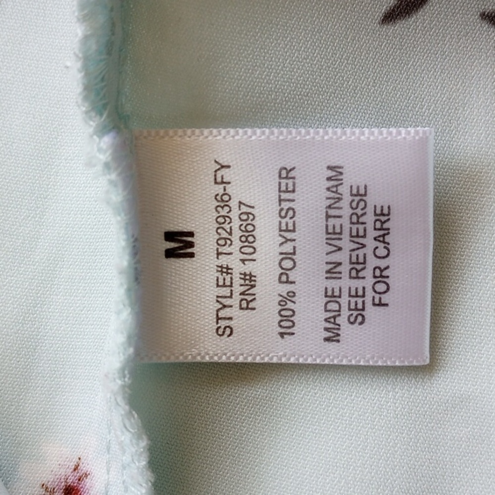NWOT Sweet Rain Pleated Sleeveless Blouse M Light Blue Floral - Picture 4 of 5